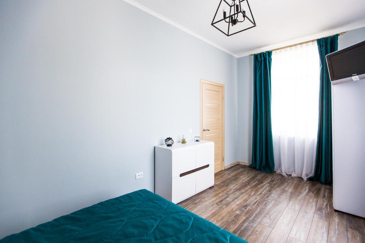 1 Bedroom Apartment Near Elizabeth'S The Cathedral Lviv Dış mekan fotoğraf