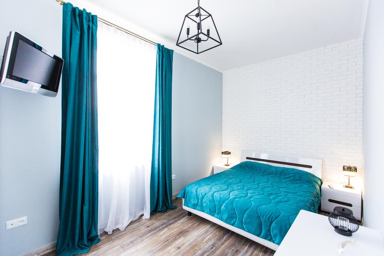 1 Bedroom Apartment Near Elizabeth'S The Cathedral Lviv Dış mekan fotoğraf