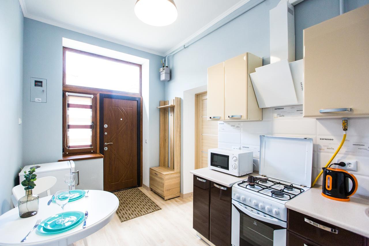 1 Bedroom Apartment Near Elizabeth'S The Cathedral Lviv Dış mekan fotoğraf